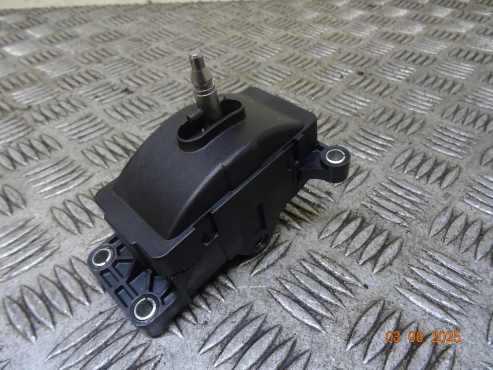 Renault Zoe Iconic X10 EV MK1 2021 5 puertas escotilla 1 velocidad selector de marchas automático *254 Foto 3 de 4