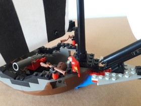 Lego Pirates Renegade Runner 6268 Pirate ship incomplete