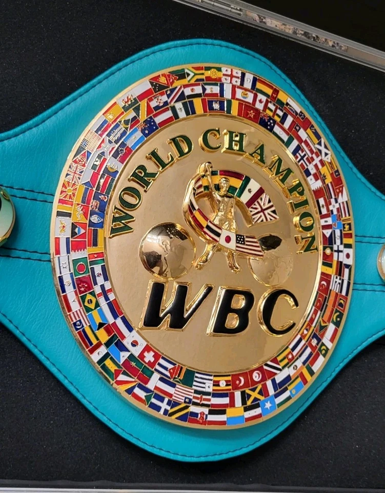 Auténtico cinturón del Campeonato Mundial del CMB usado por Krzysztof Wlodarczyk. Foto 3 de 4