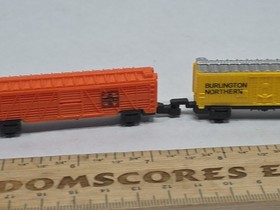 Micro Machines Galoob 1989 Santa Fe Train Diesel Locomotive Box Cars Burlington 