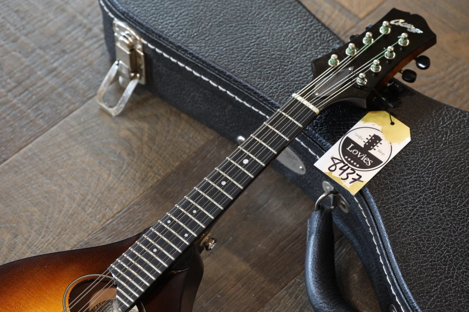 Collings MT O Sunburst A-Style Oval Hole Mandolin With Case - Image 3 of 4