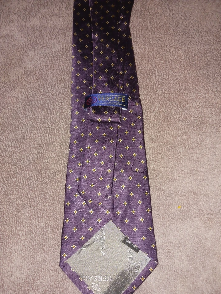 Gravata Versace Multi Roxa Multi Padrão Floral Geométrica Decote de Seda Itália v2 - Imagem 3 de 3