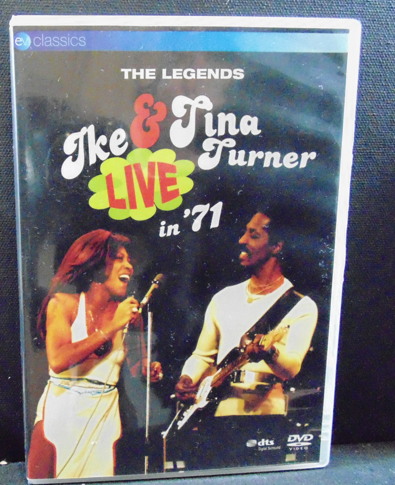 IKE & TINA TURNER LIVE IN '77 -- SEE PHOTOS