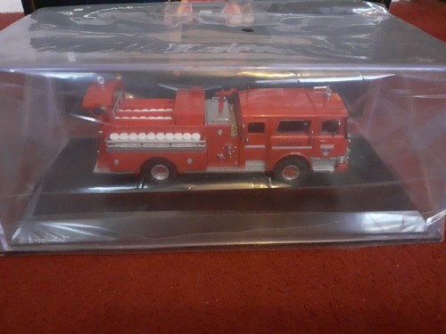 Code 3 Fdny Mack Foam Carrier - Picture 4 of 9