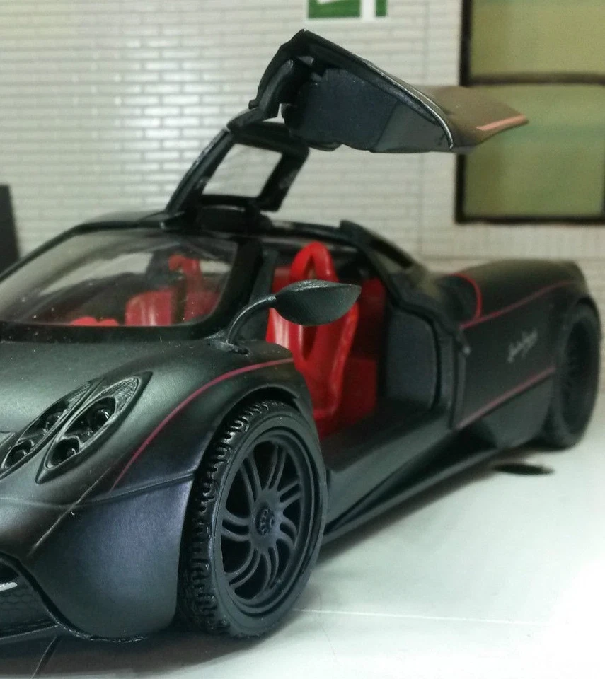 1:24 Pagani Huayra Black 2012 Detailed Motormax Diecast Scale Model Matt Satin - Image 2 of 4