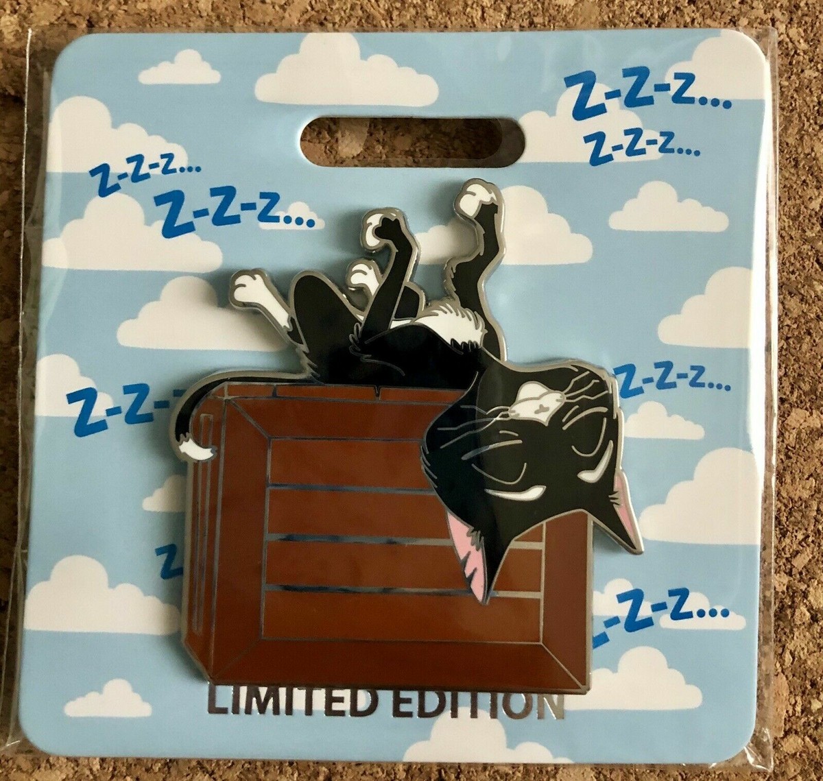 2019 Disney D23 Expo WDI MOG Bolt Mittens Cat Nap Jumbo Pin LE 300