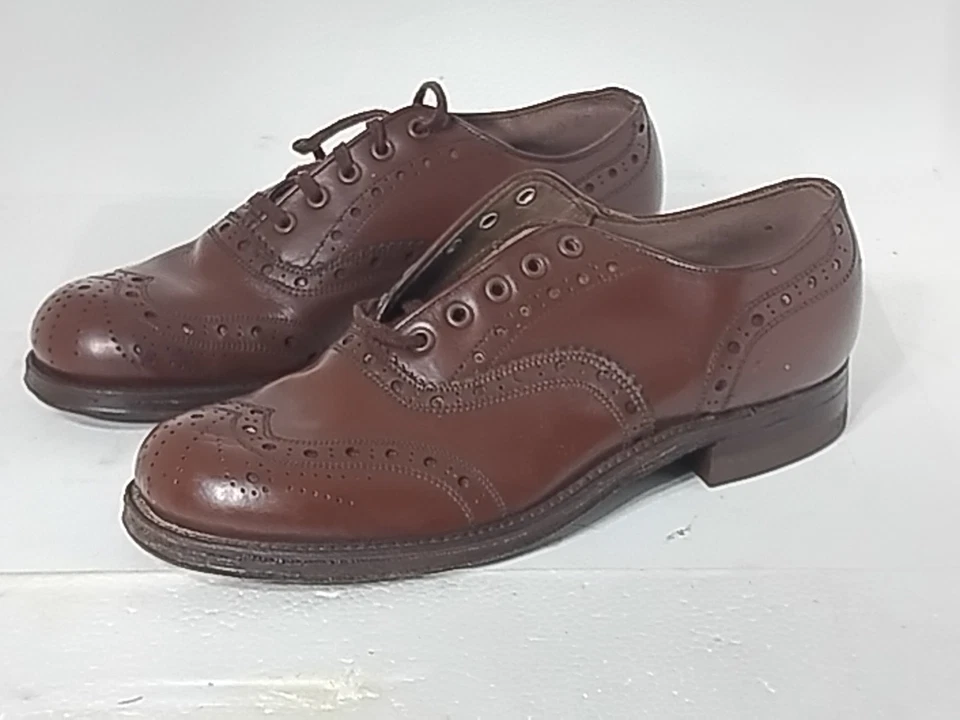 Zapatos con punta de ala de cuero marrón vintage raros de los años 40 hechos en talla EE. UU. Foto 2 de 4