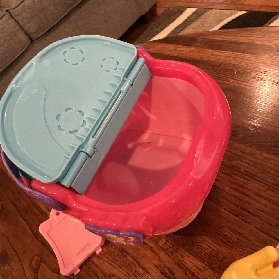 LeapFrog Shapes and Sharing Picnic Learning Basket Accessories 16 Pieces Works - Image 4 of 4