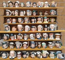ROYAL DOULTON - AUSWAHL MITTELGROSSER CHARAKTERKR&Uuml;GE.