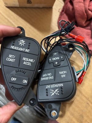 2611198C91 International Steering Wheel Control Cruise Air Horn