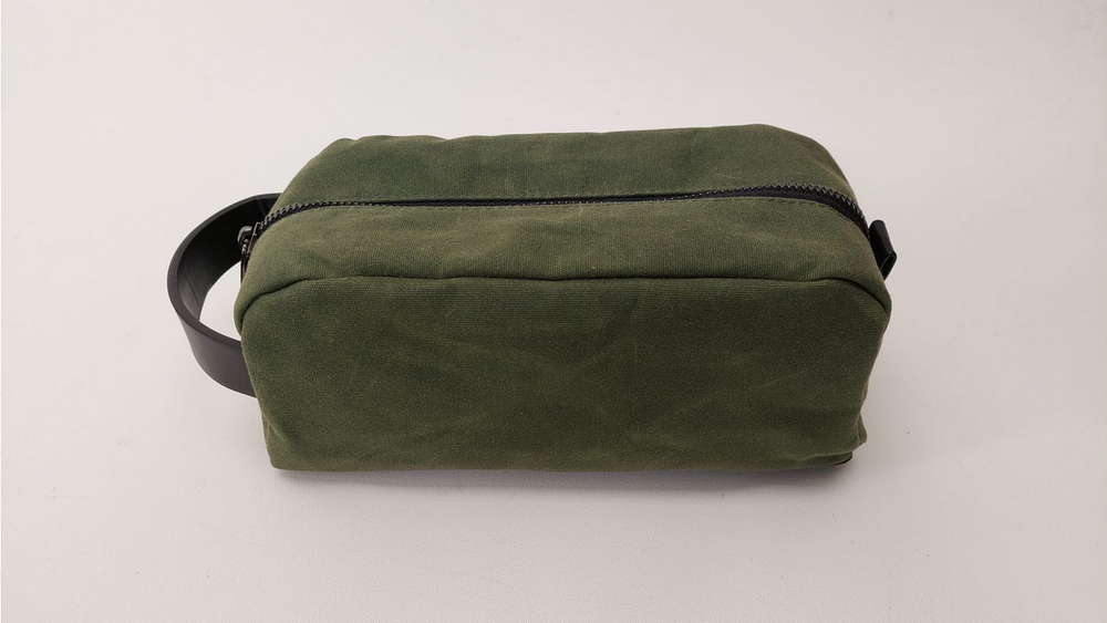 Bespoke Unisex Solid Mid Sized Kit Travel Chamois Toiletries Bag, Olive
