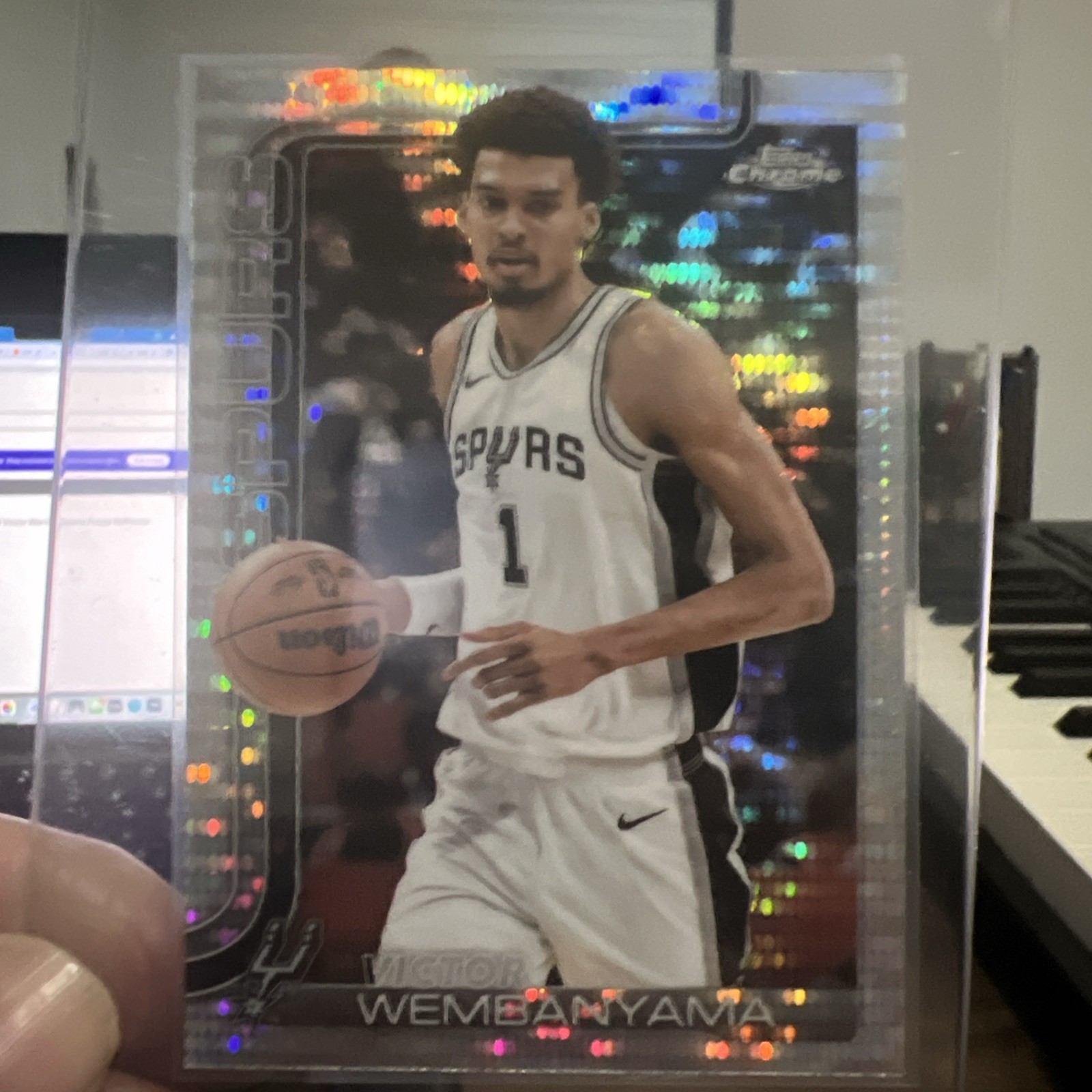 2025-26 Topps Chrome Victor Wembanyama Pulsar Refractor #221 Spurs