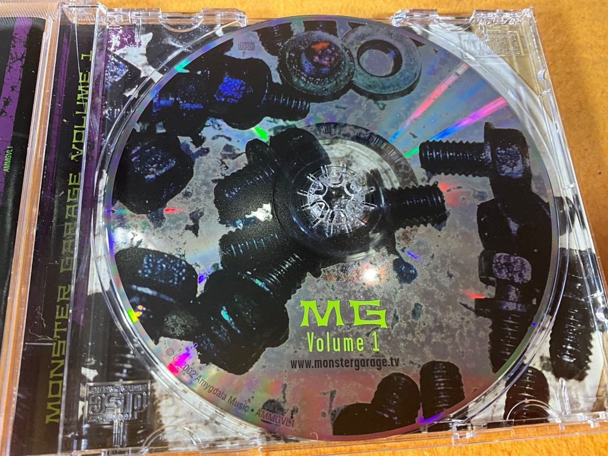 O13-41 MONSTER GARAGE VOLUME 1 - VARIOUS ARTISTS - 2002 - CD