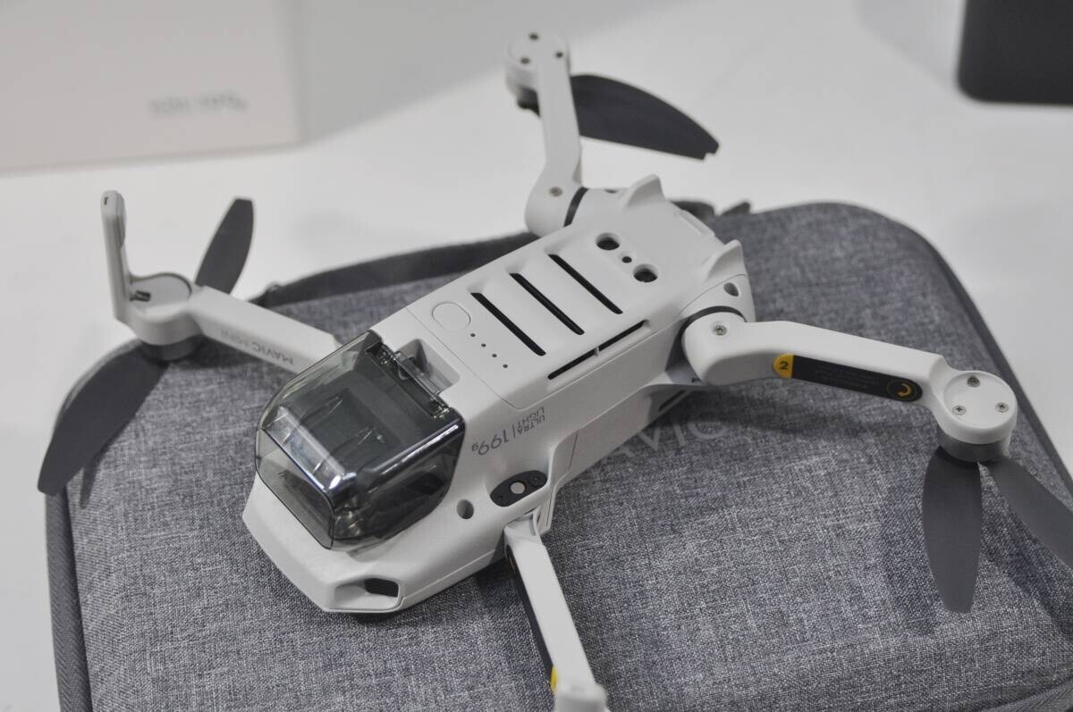 ＭＡＶＩＣ　MINI セット DJI Mavic Mini Fly More Combo w/ 3 batteries accessories
