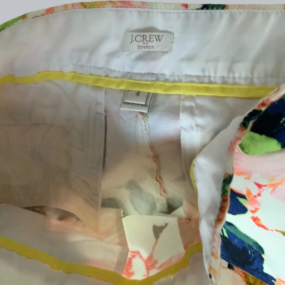 J.CREW LADIES MULTI COLOR FLORAL SHORT BOOTY FLORAL SHORTS STRETCH ZIP EUC 4 - Image 2 of 4