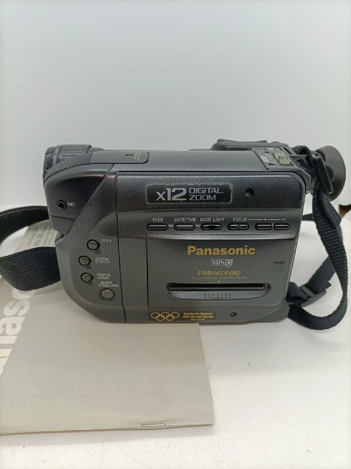 Panasonic Nv-s5e Videocamera Vhsc Vhs-c PAL - Immagine 2 di 4