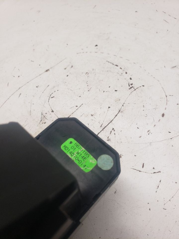 Volvo 80 Series Driver Front Door Switch Fits 2000-2003 1356337