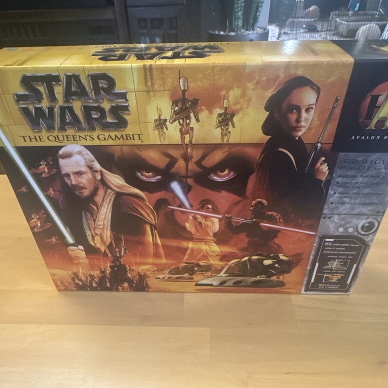 Avalon Hill Starwars: Queen's Gambit Strategy Battle Board Game