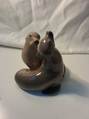 Vintage (1980-84) Royal Copenhagen #2519 SEALIONS FIGURINE