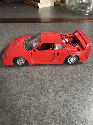 Ferrari F40 1/24th Scale Diecast Model Car Burago Made Italy
