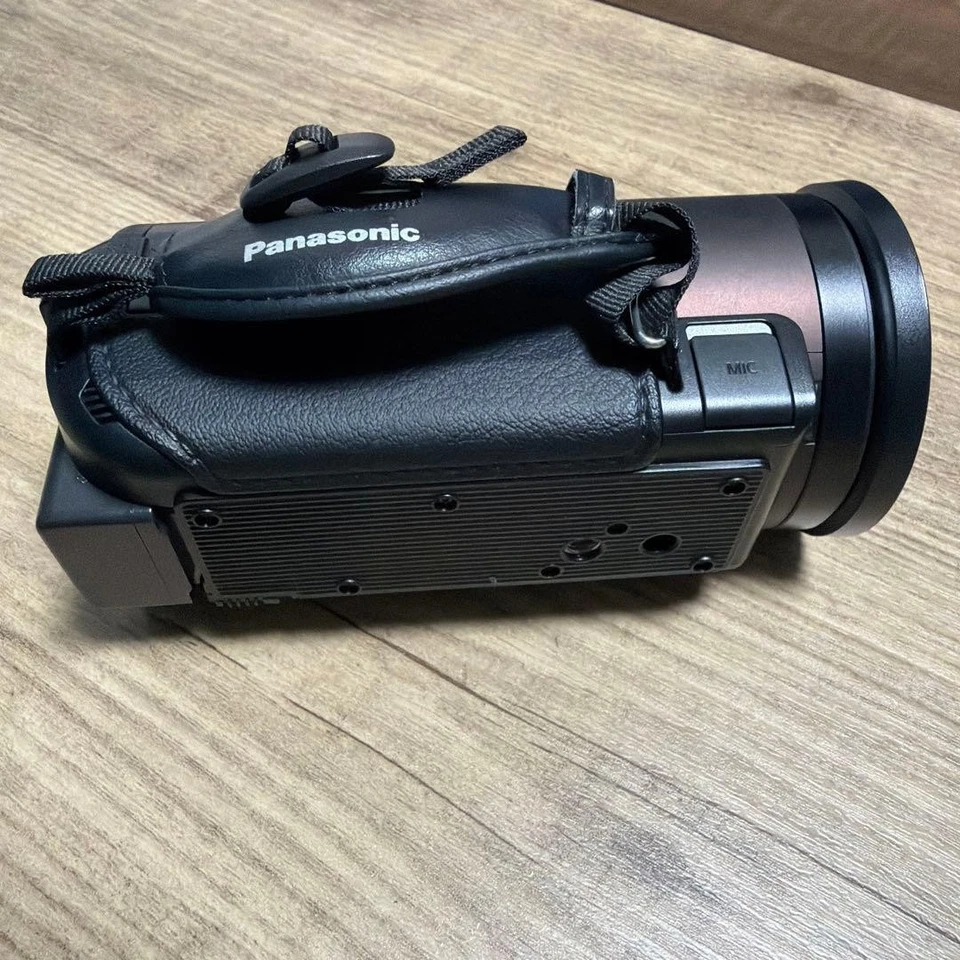 Panasonic HC-VX1M 4K Digital Video Camera Camcorder 24x Zoom 32GB Used - Image 3 of 4