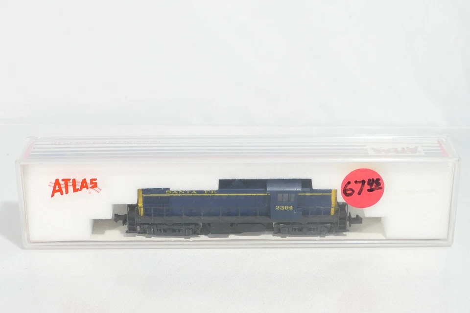 Atlas 4403 N Scale DC Diesel Locomotive Santa Fe 2394 ALCO RS-1 - Image 3 of 3