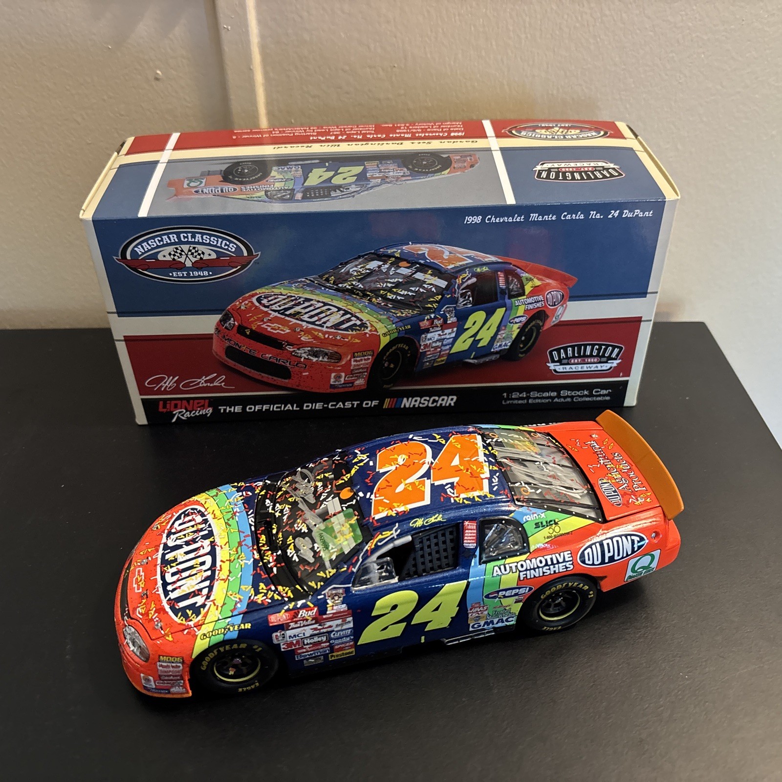 1:24 ACTION 1998 #24 DUPONT DARLINGTON RACE WIN AUTO JEFF GORDON EVERNHAM /324