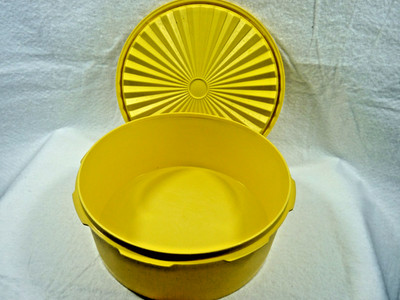 1970's Tupperware Yellow Servalier Canister with Lid 1204-14 8 Inch