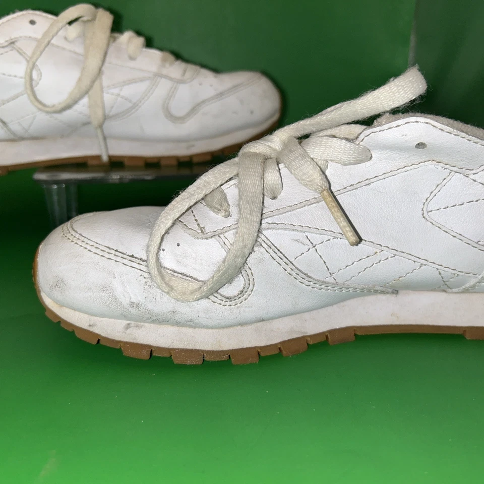 Zapatillas deportivas Reebok para niños pequeños talla 2 clásicas de cuero blancas Foto 3 de 4