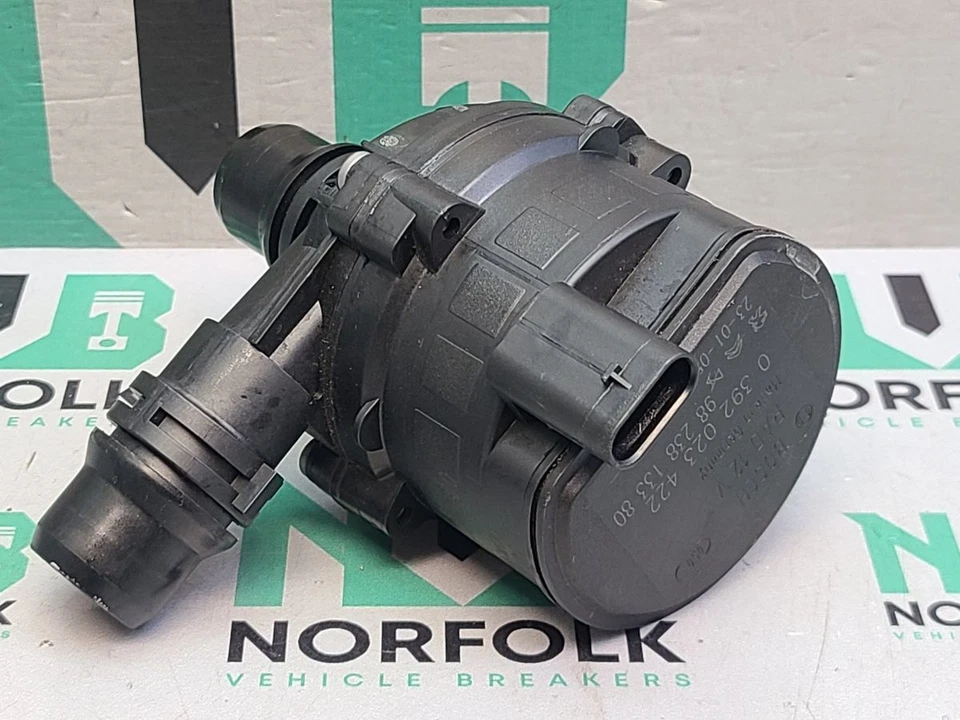 Bomba de agua PEUGEOT 3008 MK2 P84E 9823813380 Foto 3 de 4