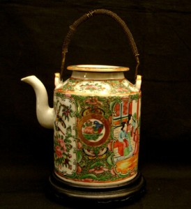 CHINESE EARLY REPUBLIC PERIOD FAMILLE ROSE TEAPOT WITH WOODEN STAND 5 1/2" TALL