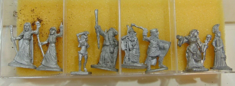 Minis de peltre de plomo vintage años 70-80 D&D GRAN LOTE 32 piezas ASPECTO RARO Ral Partha + Foto 4 de 4