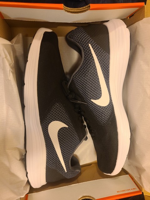 nike revolution 2 4e size 12