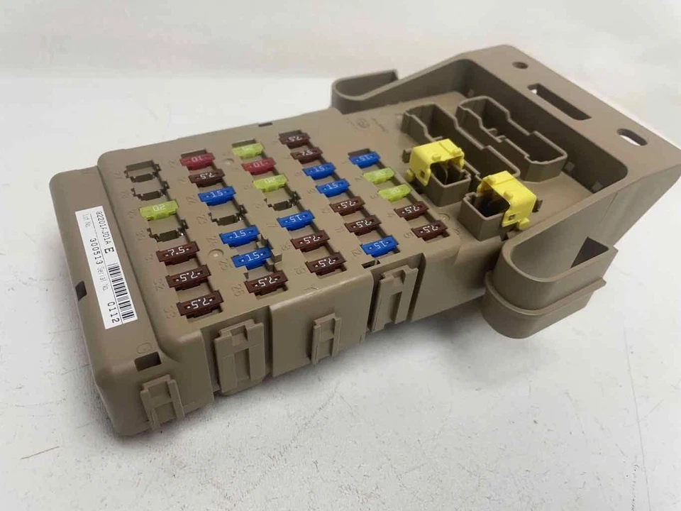 Cabin Fuse Relay Junction Box 82201AJ01A FITS 2014 Subaru LEGACY SW 2.5L - Image 2 of 4