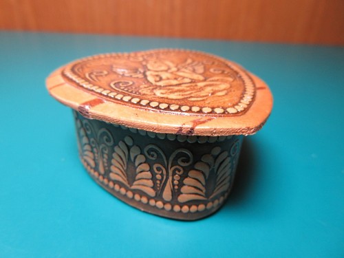 2" Russian art BIRCH BARK HAPPY ANGEL Jewelry Trinket Box wood cherub heart - Picture 3 of 7