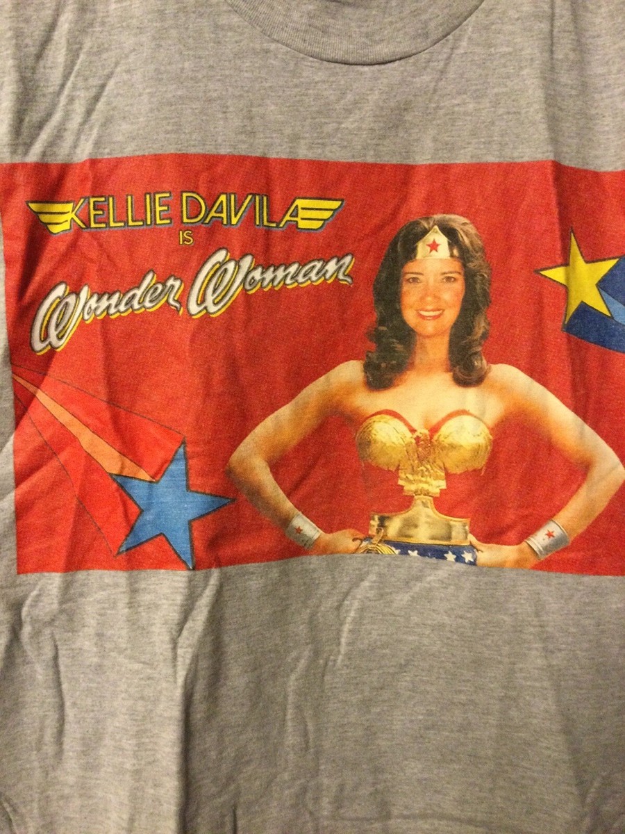 Wonder Woman (Kellie Davila) - Gray Shirt - M.   View 2