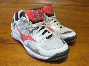 mizuno wave twister junior