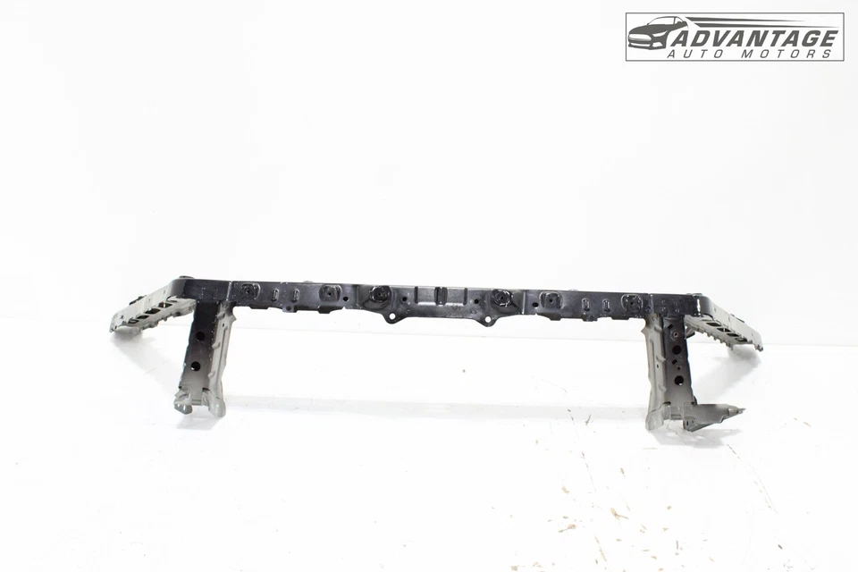 Cadillac CTS 2014-2019 sedán radiador delantero barra de amarre superior soporte central OEM Foto 2 de 4