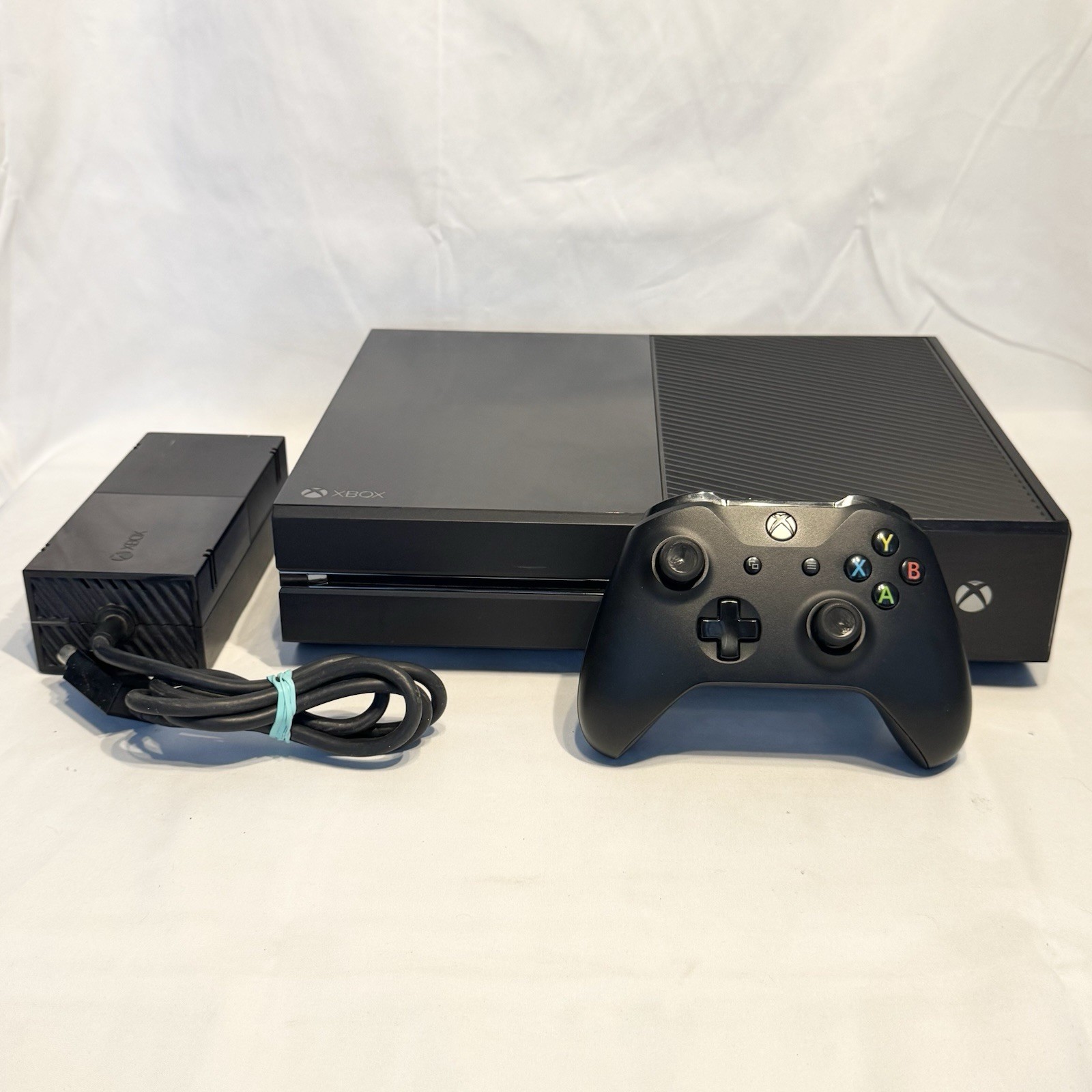Microsoft Xbox One 500GB Video Game Console Black 1540T ESTED