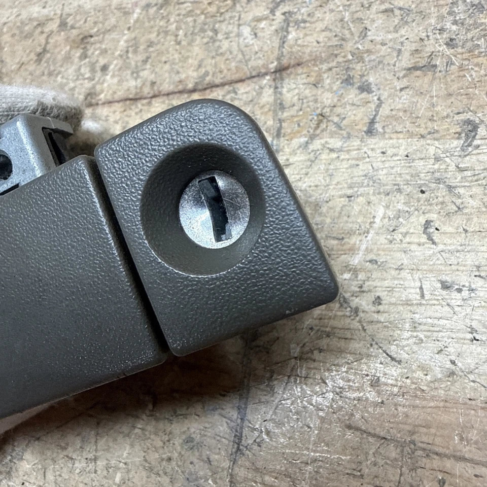 Honda Acura 97-06 CRV 03-11 Element 95-04 Odessey 02-06 RSX Glove Box Handle - Image 2 of 4