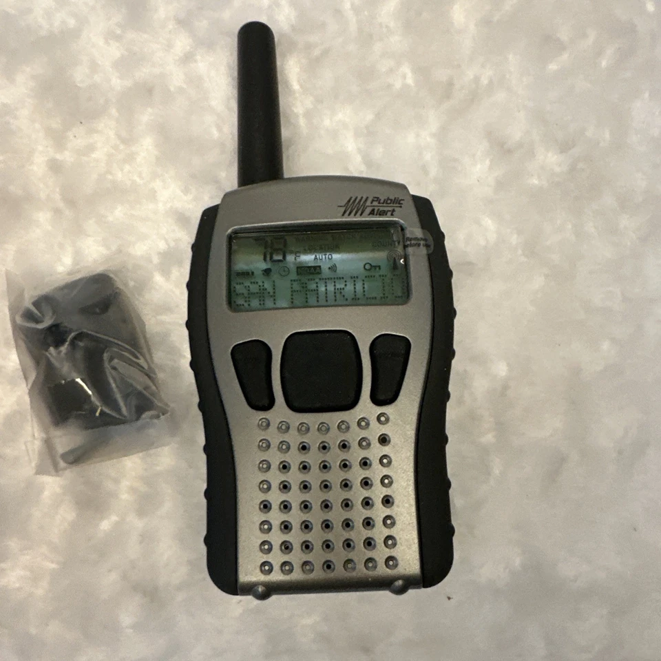 Radio Shack All Hazards Weather Alert Radio Handheld Public Alert 12-259 - Image 2 of 4