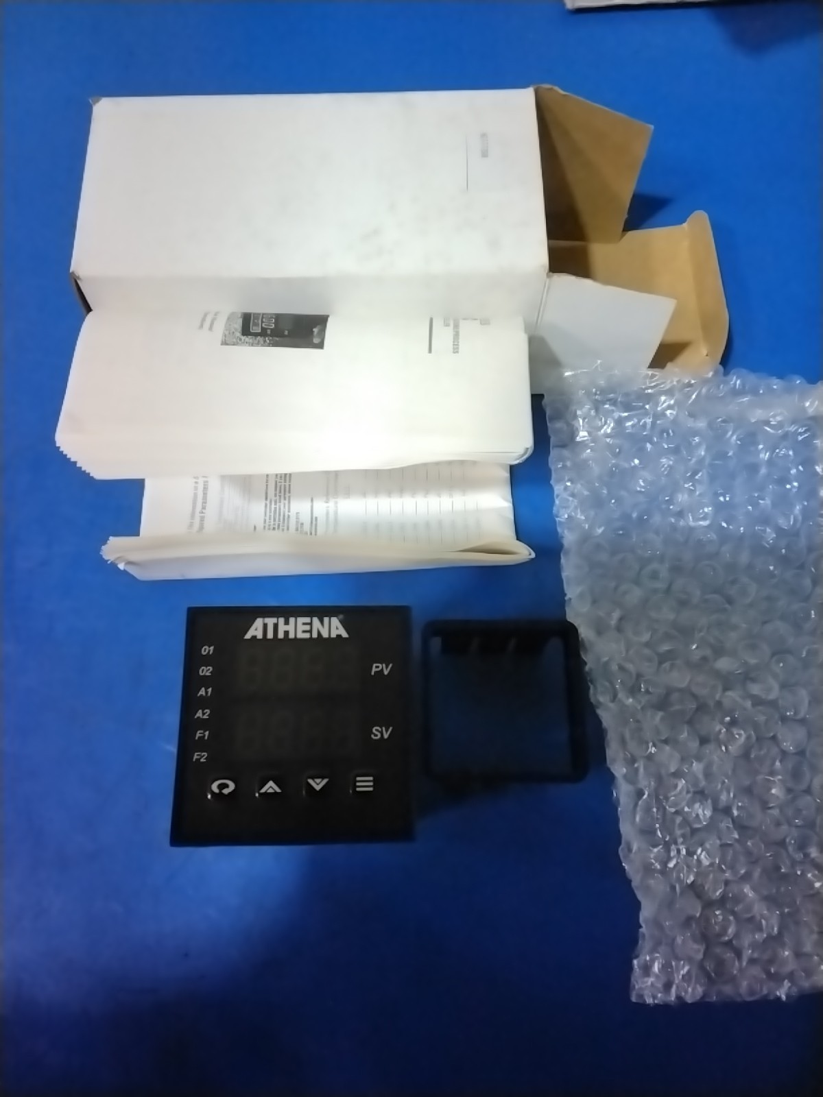 ATHENA 16C-T-T-T-23-00 TEMPERATURE CONTROLLER