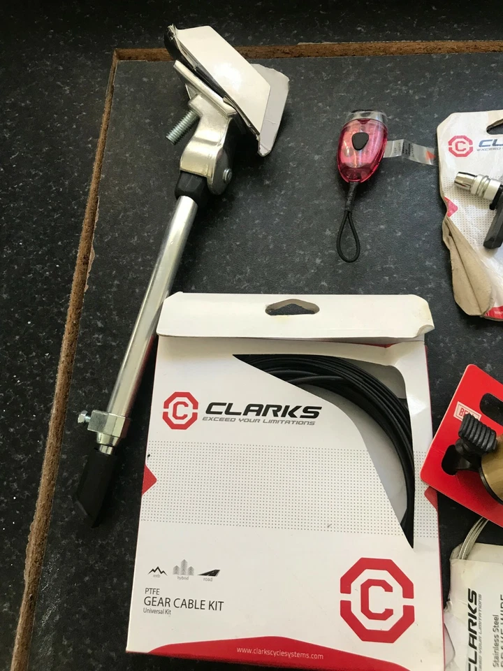 НАБОР ВЕЛОСИПЕДНЫХ ЗАПЧАСТЕЙ/АКСЕССУАРОВ CLARKS, BELL ETC - Изображение 2 из 3