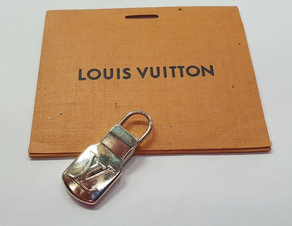 美品 LOUIS VUITTON スハリ ラウンドファスナー 本革 ゴールド金具 楽天市場】LOUIS VUITTON ルイ ヴィトン スハリ マジェステュウ