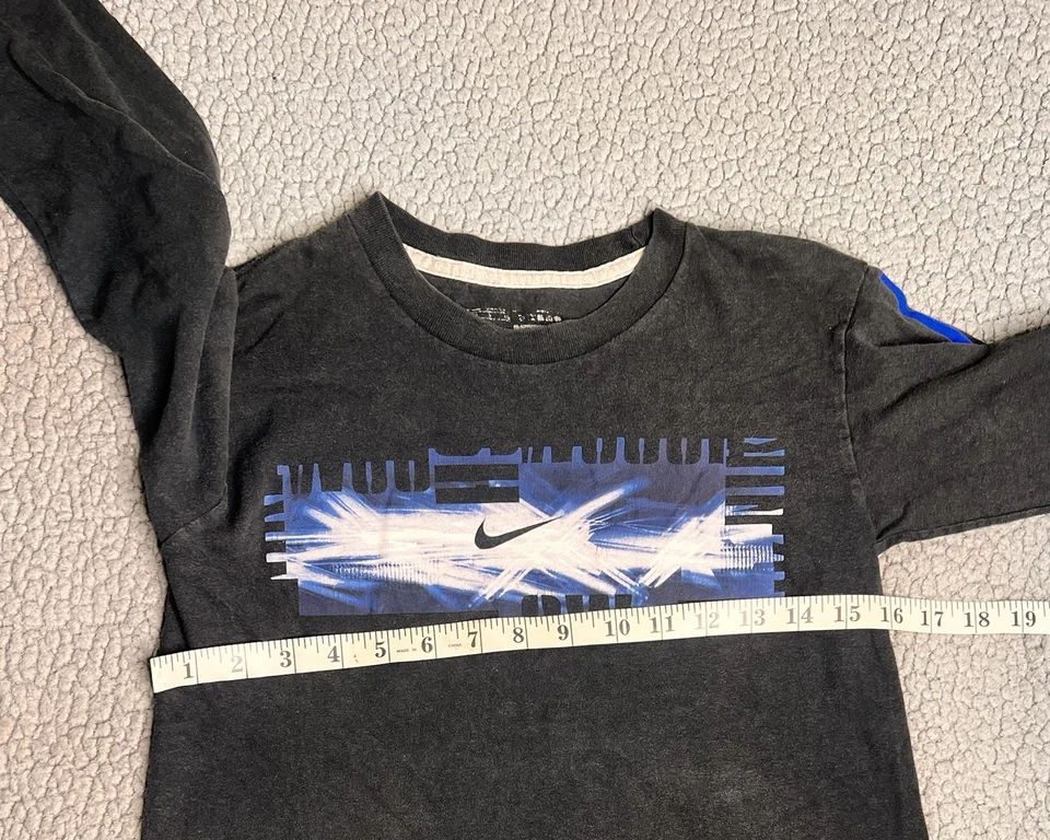 Винтажная черная и синяя рубашка с длинным рукавом 1990-х Nike для больших мальчиков размер маленький - Изображение 4 из 4