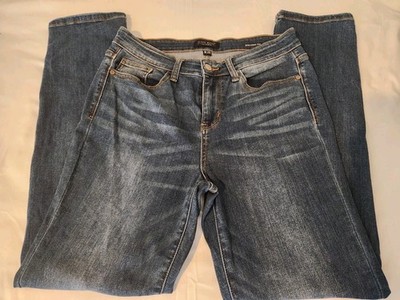 Judy Blue Jeans 9/29 Straight Leg High Rise Medium Blue Minimalist Core 