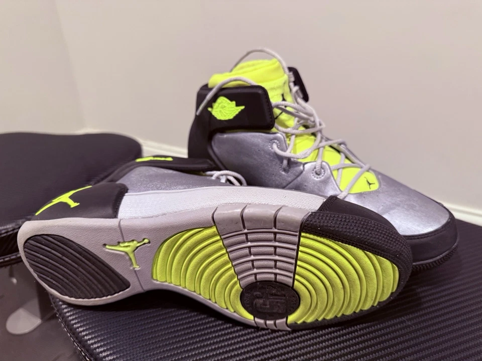 Size 10 - Jordan Melo 1.5 Wolf Grey Volt Ice - Image 2 of 4