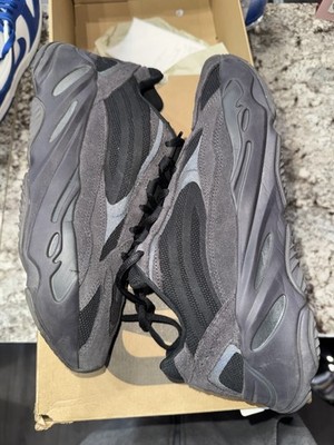 Size 10M/11.5W - adidas Yeezy Boost 700 V2 Vanta FU6684 Pre-Owned