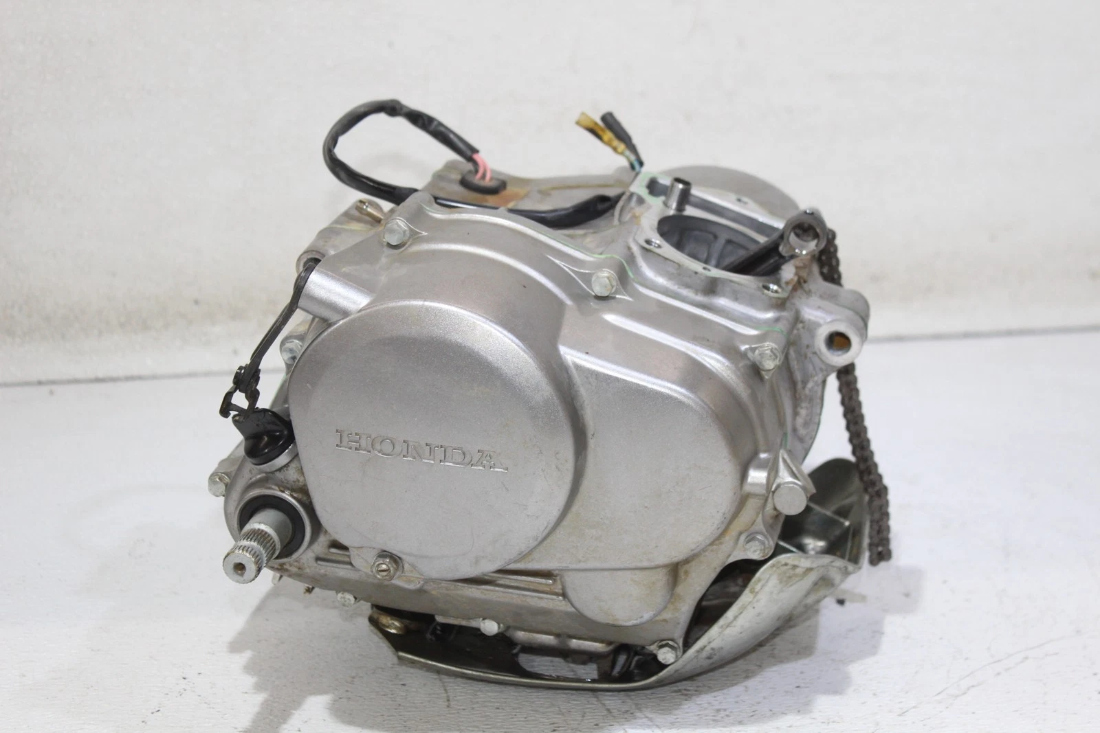 2001-2003 Honda Xr80r Engine Motor Bottom End Crank Cases Trans