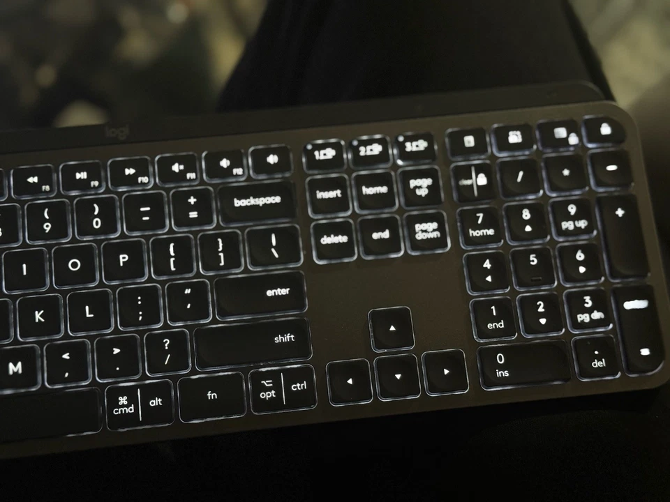 Logitech -MX Keys S  Advanced Full-size Wireless Scissor Keyboard With Backlight - Image 4 of 4